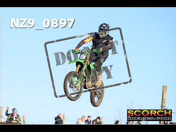 Experts-065
