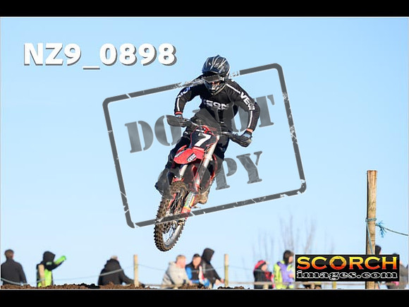 Experts-066