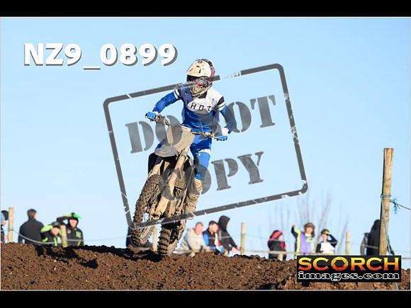 Experts-067