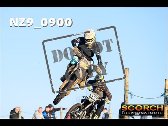 Experts-068