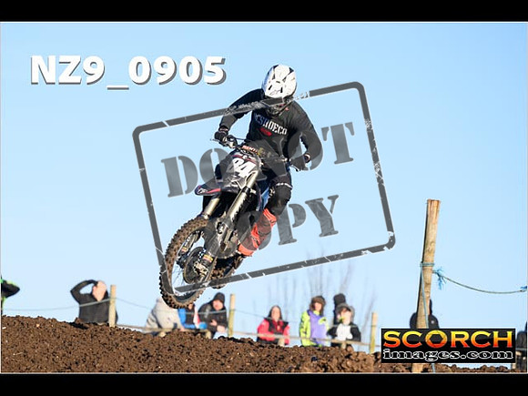 Experts-073