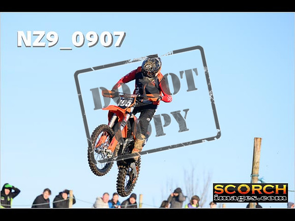 Experts-075