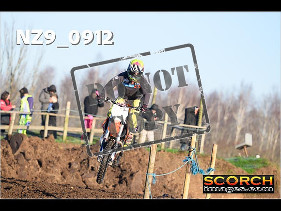 Experts-080