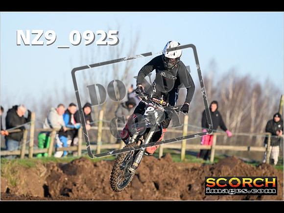 Experts-093