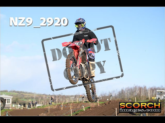Experts-058