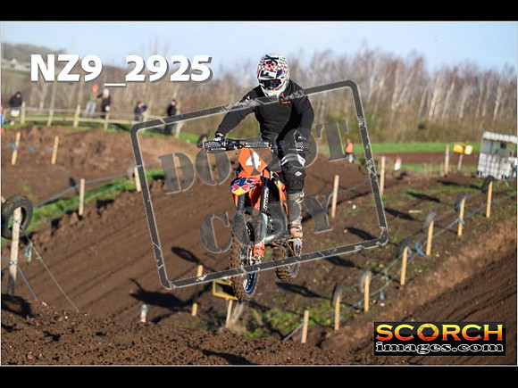 Experts-063