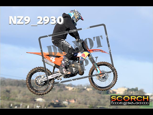 Experts-068