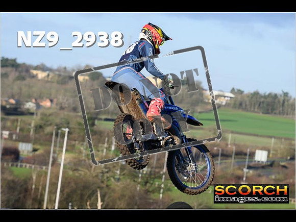 Experts-076