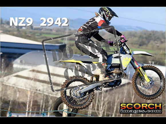 Experts-080