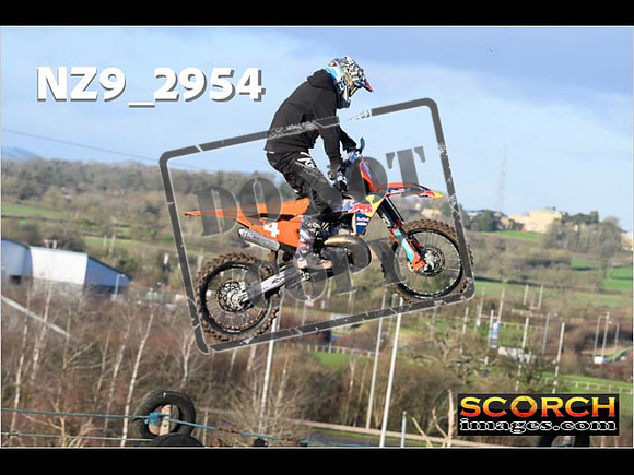Experts-091