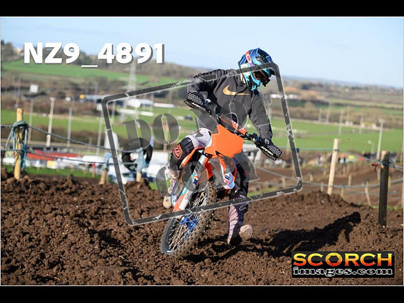Experts-065