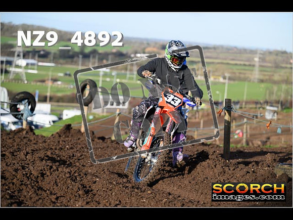 Experts-066