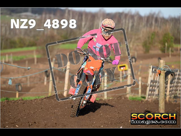Experts-072