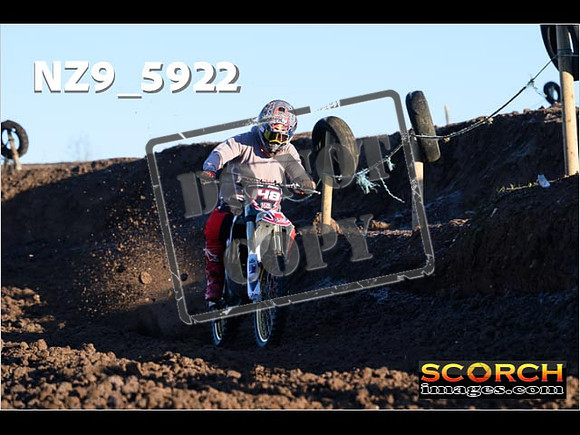 Experts-047