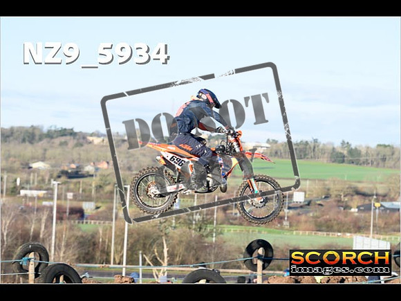 Experts-058