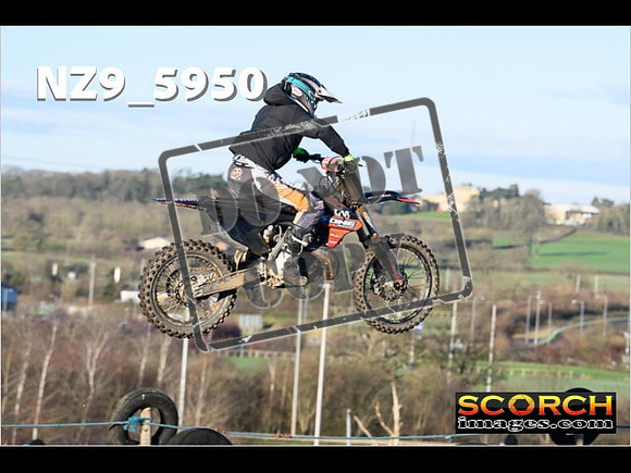Experts-074