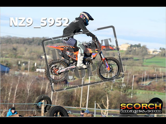 Experts-076