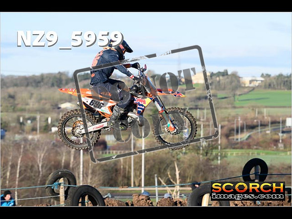 Experts-083