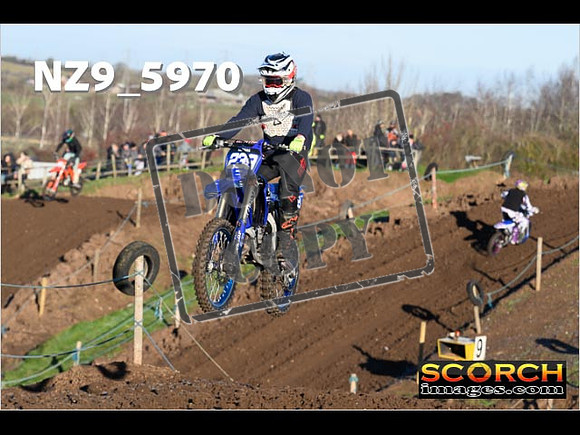 Experts-094