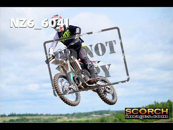 Experts-085