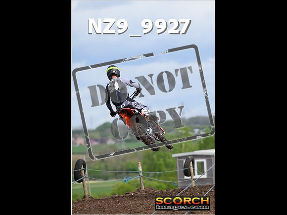 Experts-082