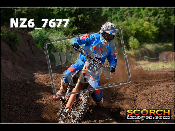 Experts-057