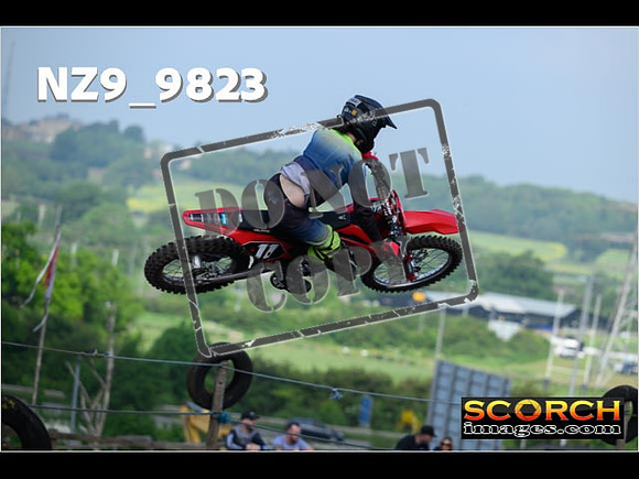 Experts-094
