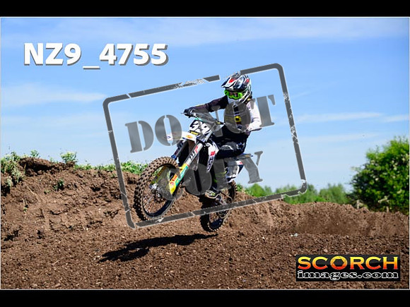 Experts-095
