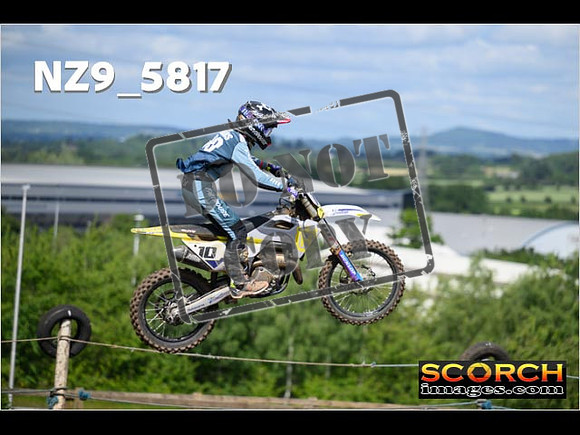 Experts-072
