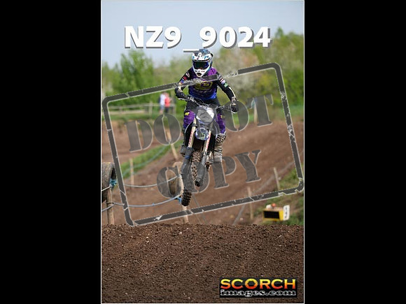 Experts-077
