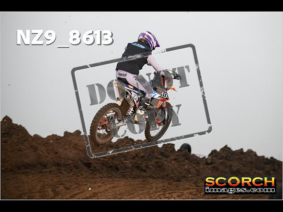 Experts-058