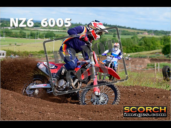 Experts-049