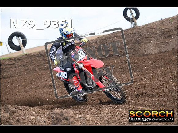 Experts-052