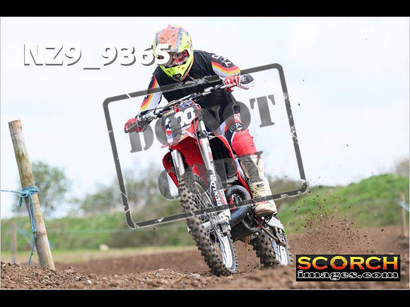 Experts-064