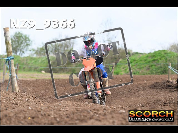 Experts-065