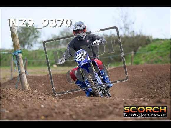 Experts-068