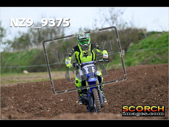 Experts-073