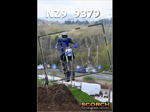 Experts-076