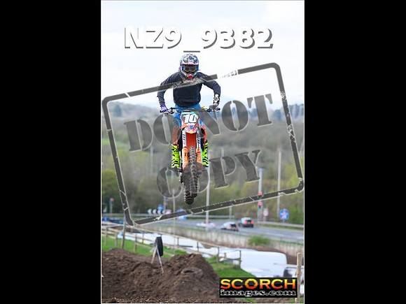 Experts-079