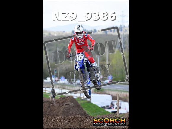 Experts-083
