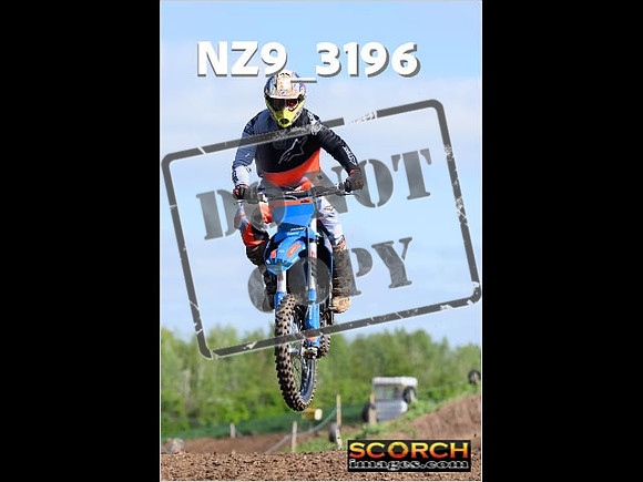 Experts-056