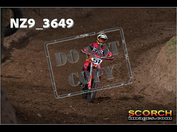 Experts-065