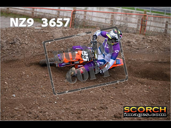 Experts-073