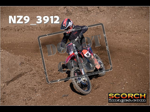 Experts-094