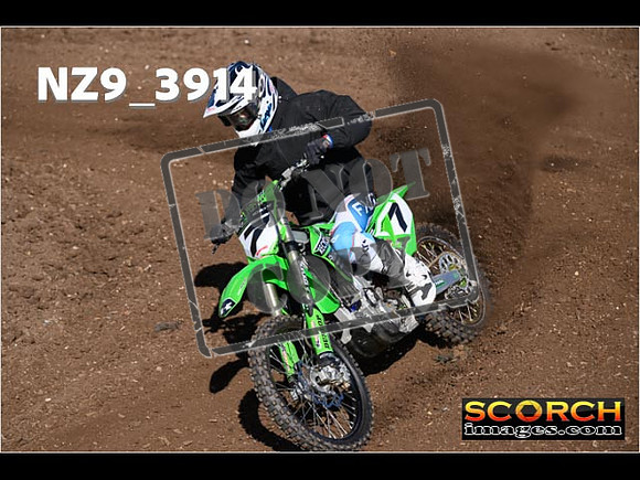 Experts-096