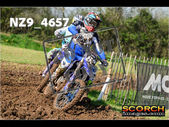 Experts-064