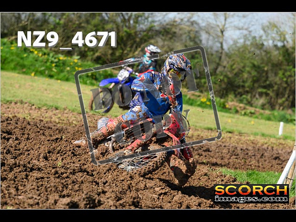 Experts-078