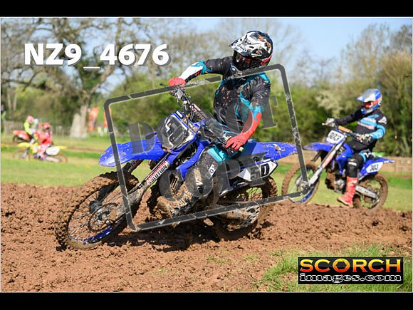 Experts-083