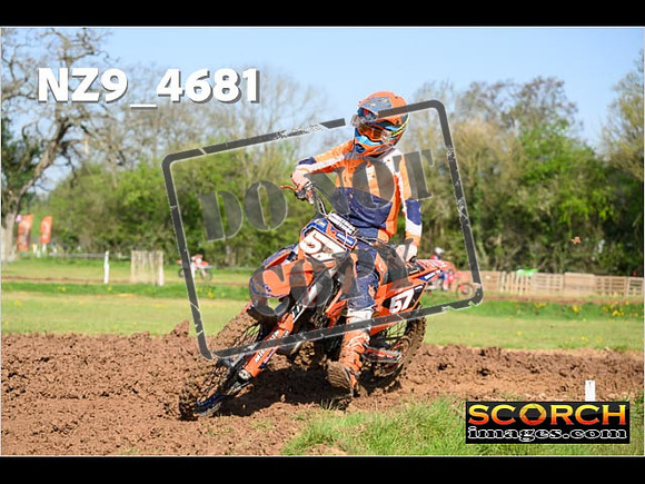 Experts-088