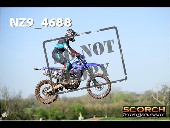 Experts-095